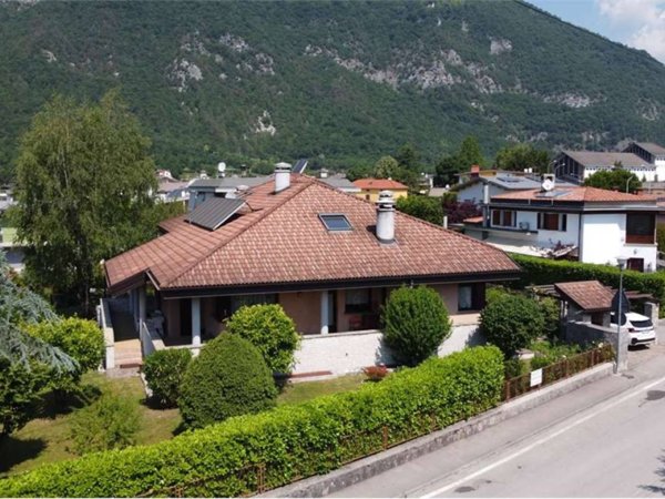casa indipendente in vendita a Ponte nelle Alpi in zona Polpet