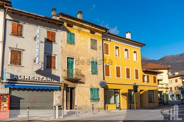 casa indipendente in vendita a Ponte nelle Alpi in zona Polpet