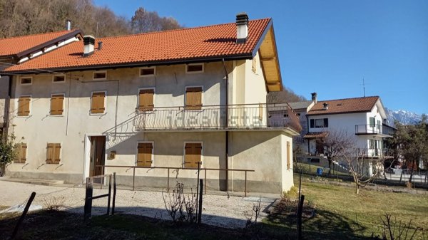 casa indipendente in vendita a Ponte nelle Alpi in zona Cugnan