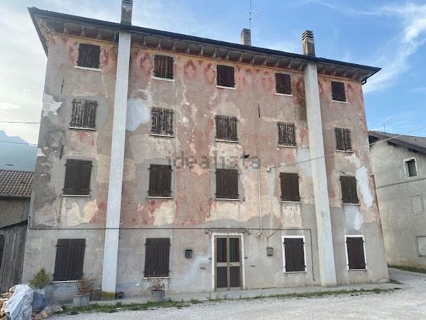 casa indipendente in vendita a Ponte nelle Alpi
