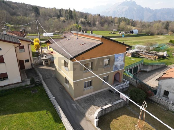 casa indipendente in vendita a Ponte nelle Alpi in zona Quantin