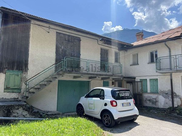 casa indipendente in vendita a Rivamonte Agordino