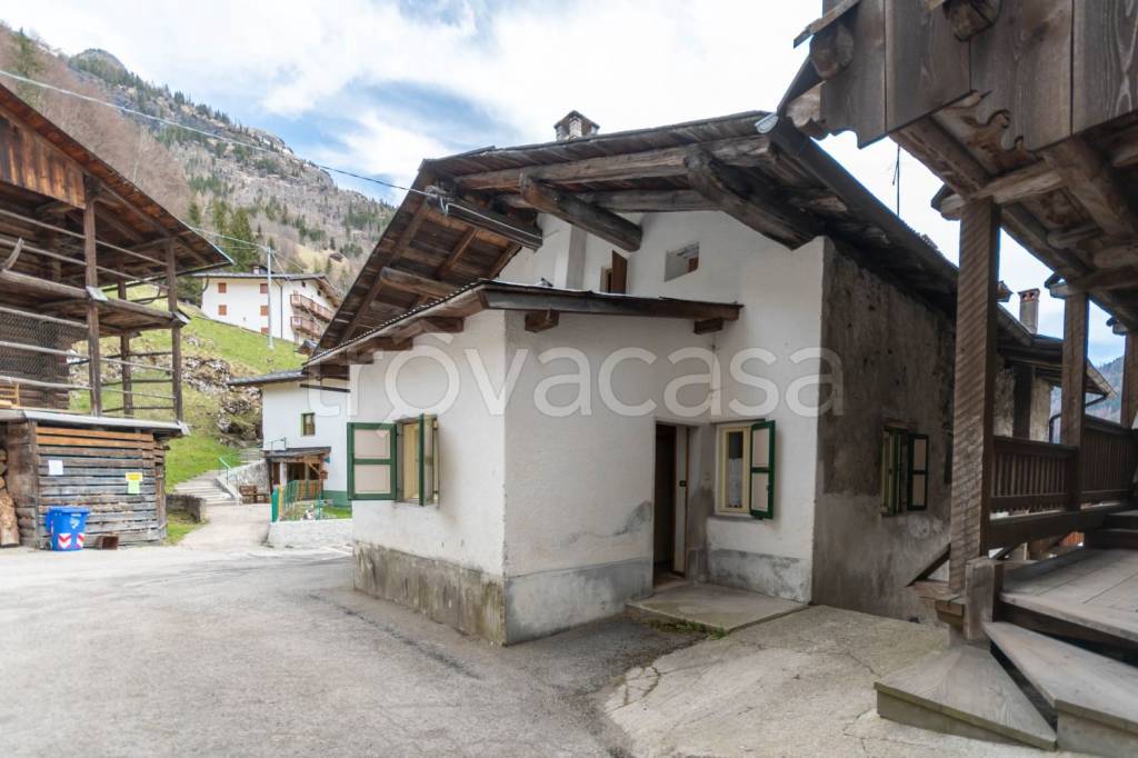 casa indipendente in vendita a Rocca Pietore in zona Sottoguda