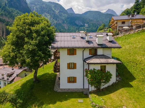 casa indipendente in vendita a Rocca Pietore in zona Sottoguda