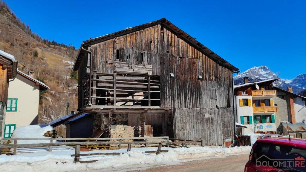 casa indipendente in vendita a Rocca Pietore in zona Sorarù