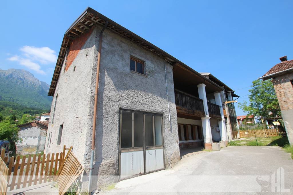 casa indipendente in vendita a San Gregorio nelle Alpi in zona Paderno