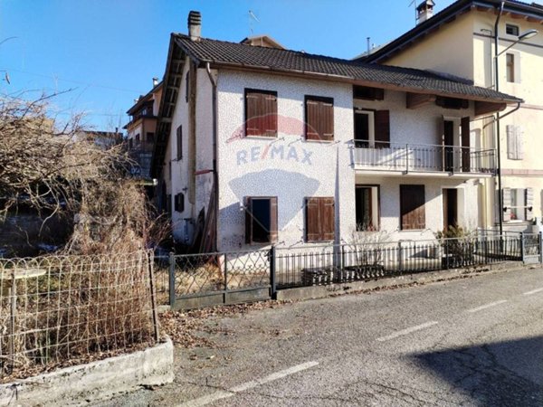 casa indipendente in vendita a San Gregorio nelle Alpi