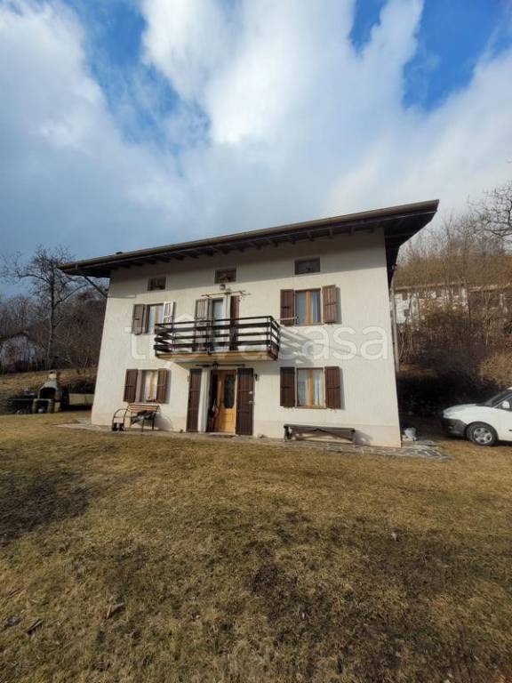 casa indipendente in vendita a San Gregorio nelle Alpi