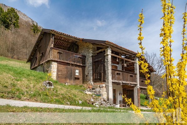 casale in vendita a San Gregorio nelle Alpi