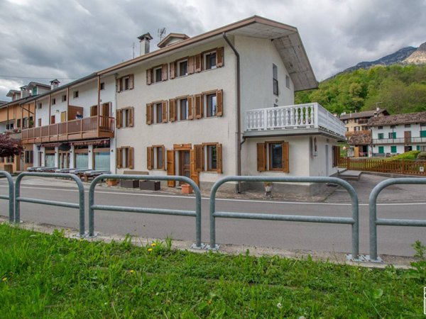 casa indipendente in vendita a San Gregorio nelle Alpi