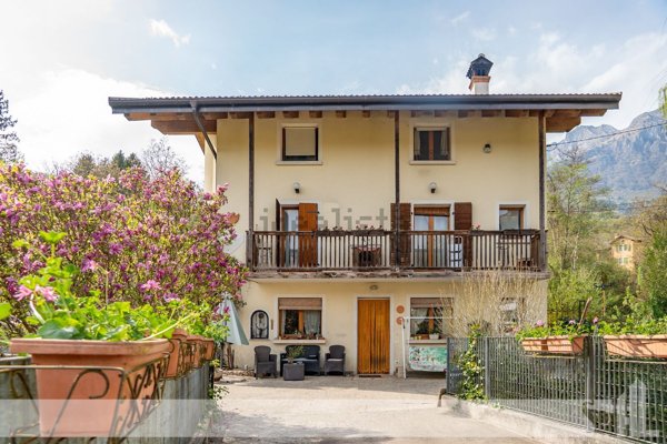 casa indipendente in vendita a San Gregorio nelle Alpi