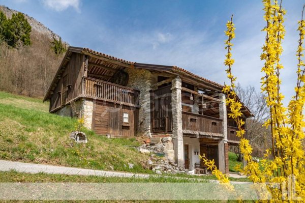 casa indipendente in vendita a San Gregorio nelle Alpi in zona Roncoi