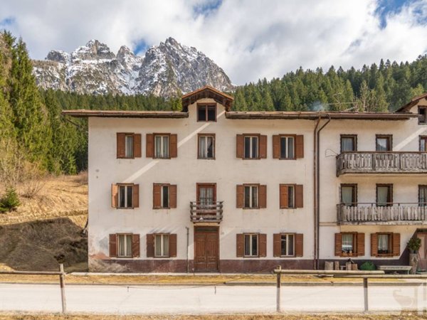 casa indipendente in vendita a San Pietro di Cadore in zona Presenaio