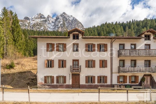 casa indipendente in vendita a San Pietro di Cadore in zona Presenaio