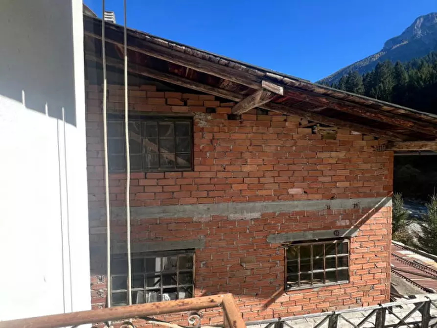 casa indipendente in vendita a San Pietro di Cadore in zona Mare
