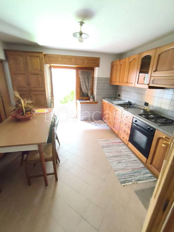 casa indipendente in vendita a San Pietro di Cadore in zona Mare