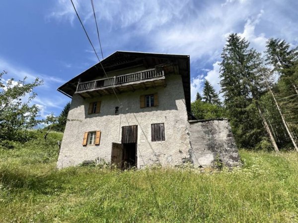 casa indipendente in vendita a San Tomaso Agordino in zona Vare