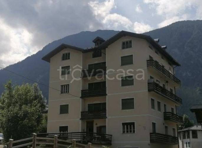 locale commerciale in vendita a Santo Stefano di Cadore