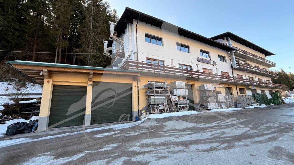 locale commerciale in vendita a Santo Stefano di Cadore