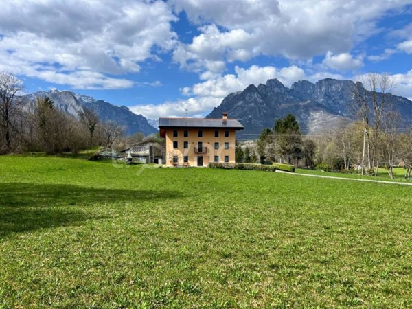 casa indipendente in vendita a Sedico in zona Roe Alte