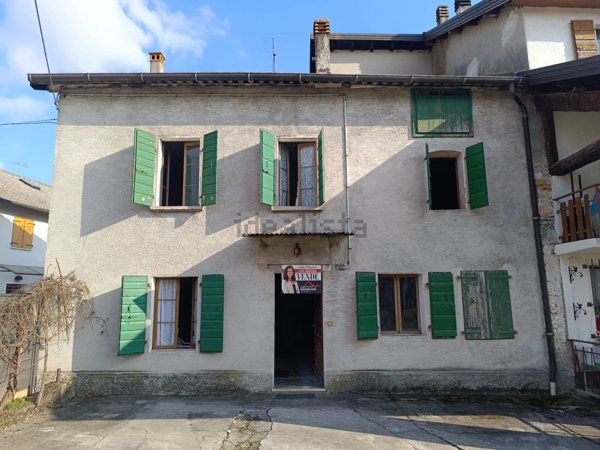 casa indipendente in vendita a Sedico in zona Bribano