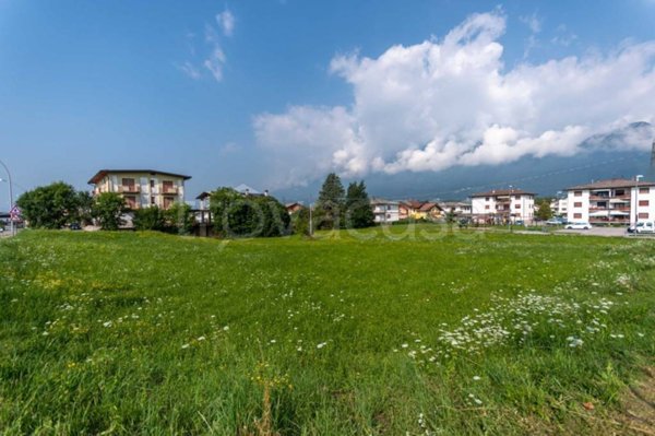 negozio in vendita a Sedico in zona Roe Alte