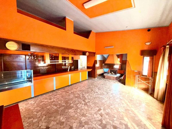 locale commerciale in vendita a Sedico