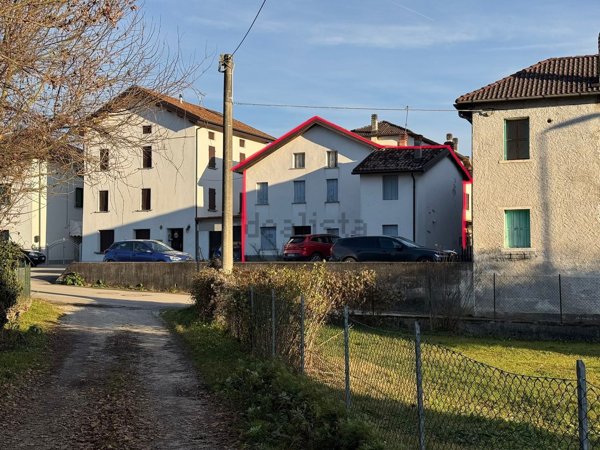 casa indipendente in vendita a Sedico in zona Bribano