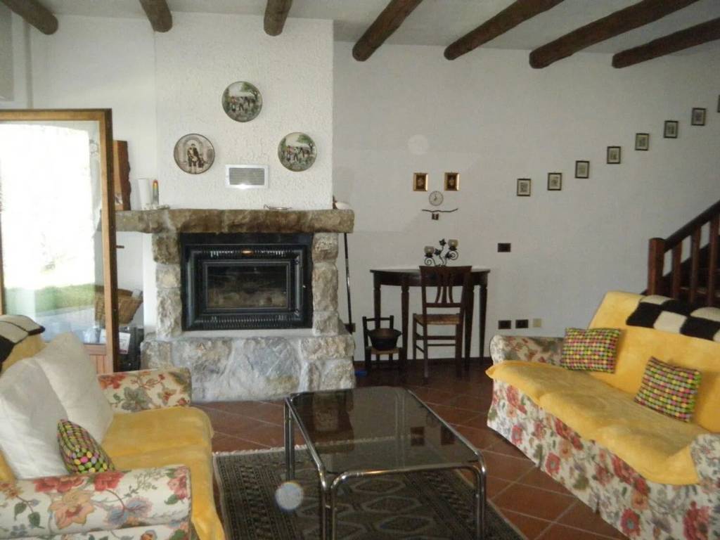 casa indipendente in vendita a Sedico in zona Boscon