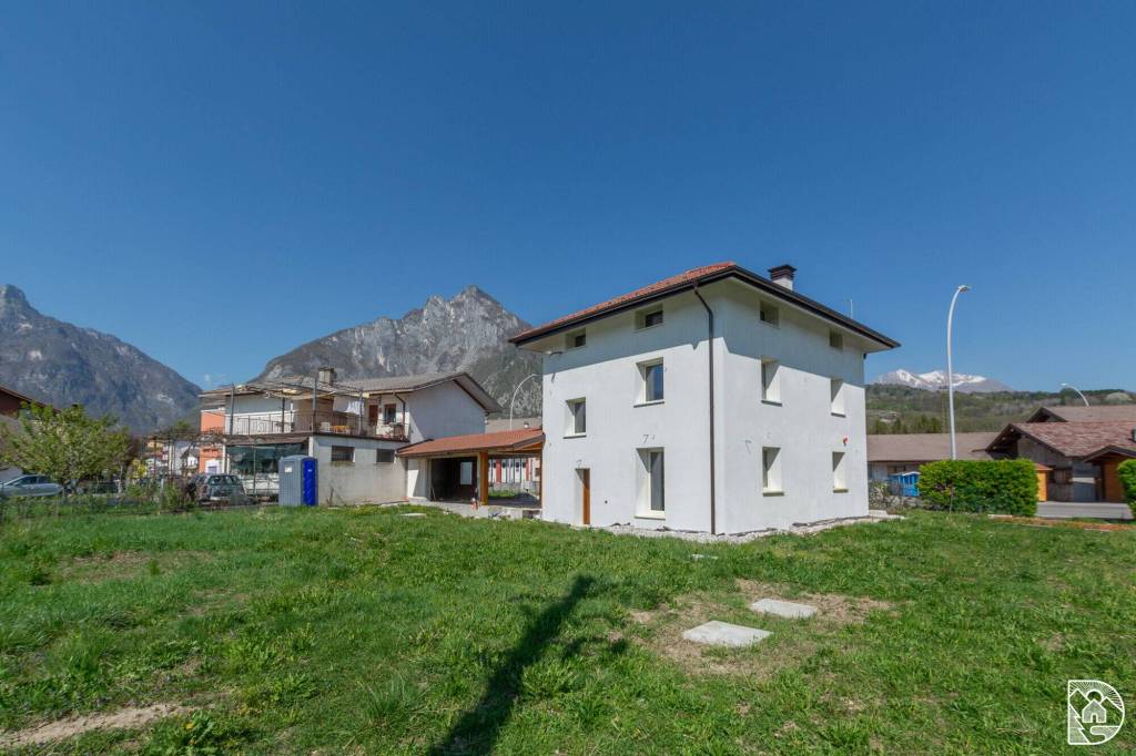 casa indipendente in vendita a Sedico in zona Mas