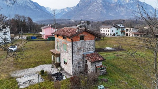 casa indipendente in vendita a Sedico in zona Roe Alte