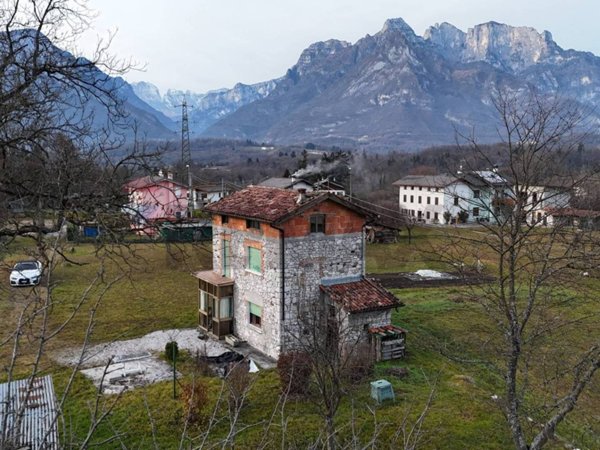 casa indipendente in vendita a Sedico in zona Roe Alte