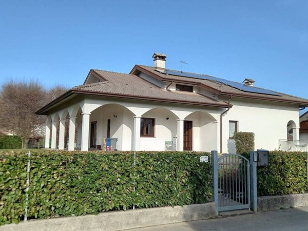 casa indipendente in vendita a Sedico