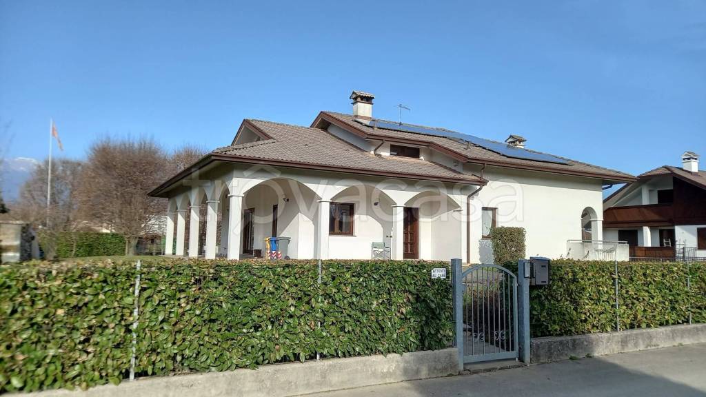 casa indipendente in vendita a Sedico