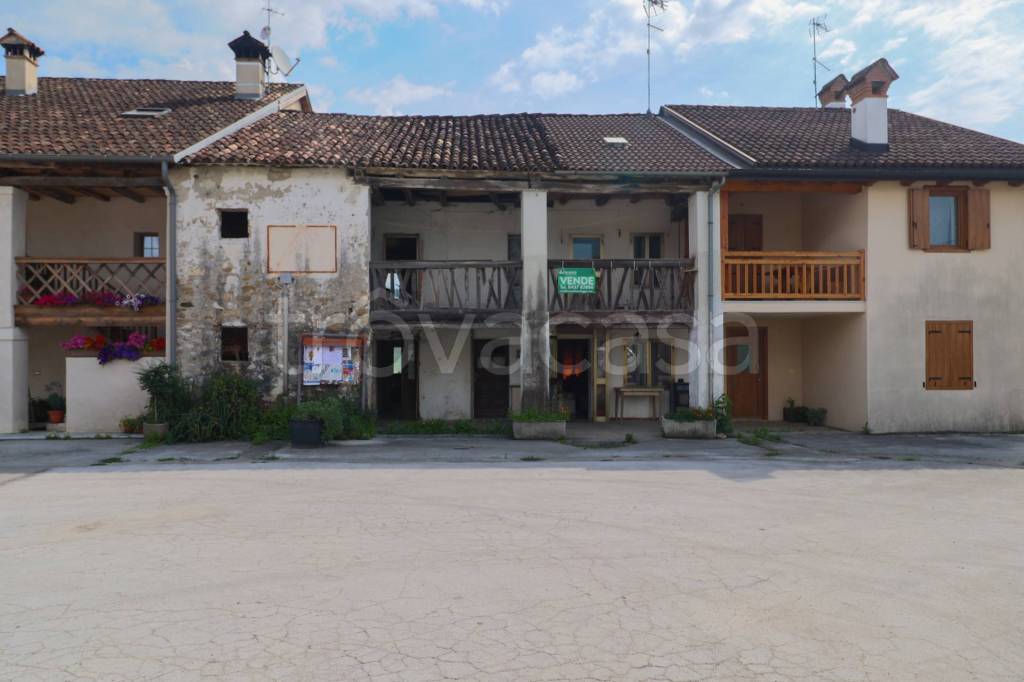 appartamento in vendita a Sedico in zona Prapavei