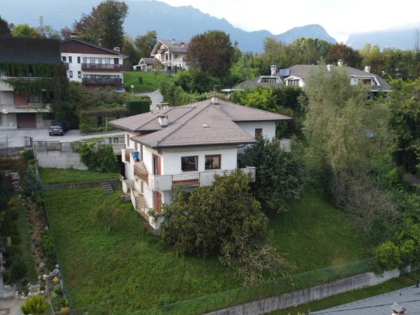 casa indipendente in vendita a Sedico in zona Bribano