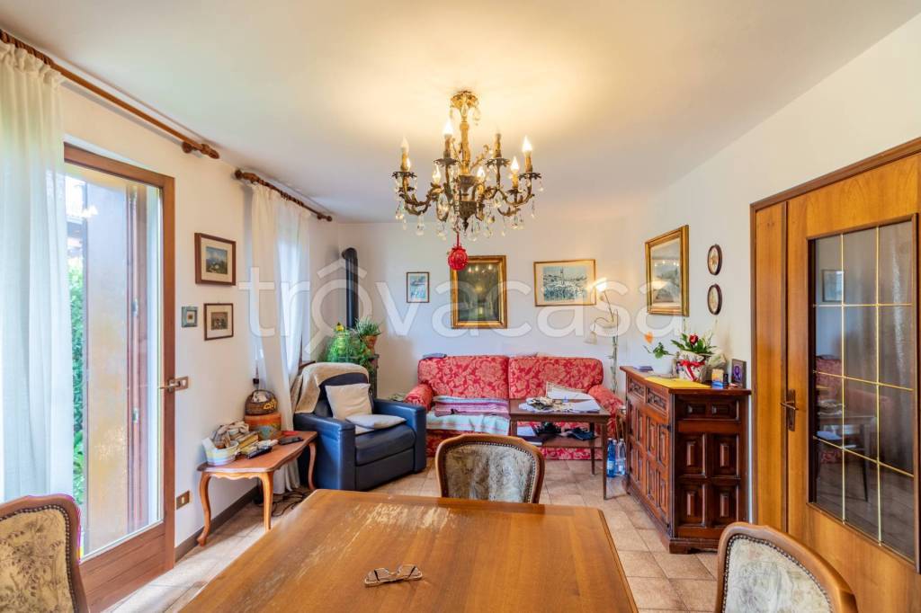 appartamento in vendita a Sedico in zona Maieran