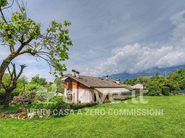casa indipendente in vendita a Sedico in zona Longano