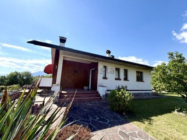 casa indipendente in vendita a Sedico in zona Casoni