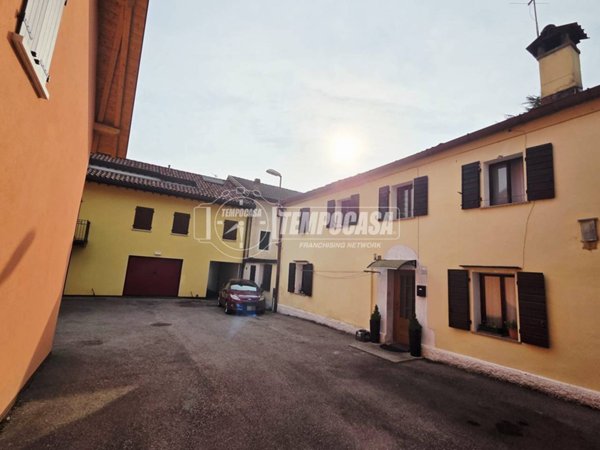 casa indipendente in vendita a Sedico in zona Bribano