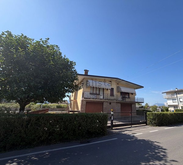 casa indipendente in vendita a Sedico in zona Bribano