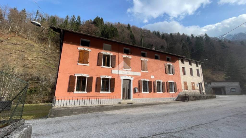 casa semindipendente in vendita a Seren del Grappa in zona Valle
