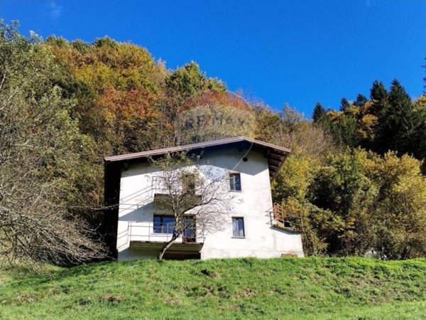 casa indipendente in vendita a Seren del Grappa in zona Valle