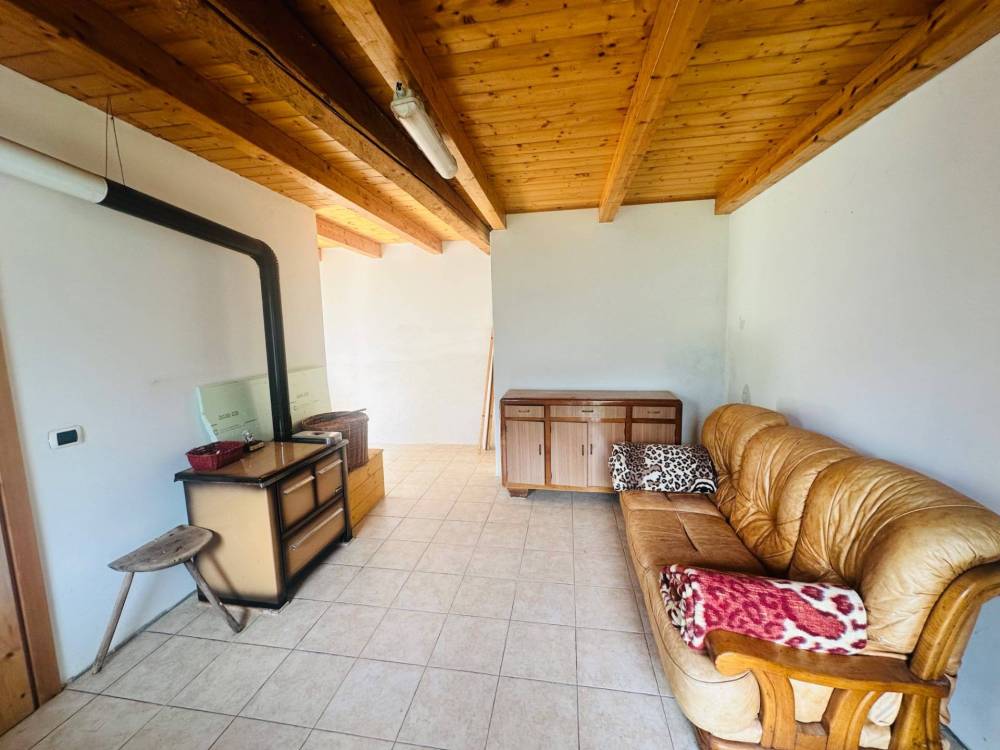 casa indipendente in vendita a Seren del Grappa in zona Valle