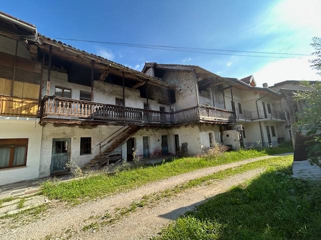 casa indipendente in vendita a Seren del Grappa in zona Porcen