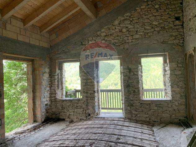 casa indipendente in vendita a Seren del Grappa in zona Valle