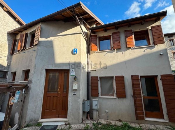 casa indipendente in vendita a Seren del Grappa in zona Porcen