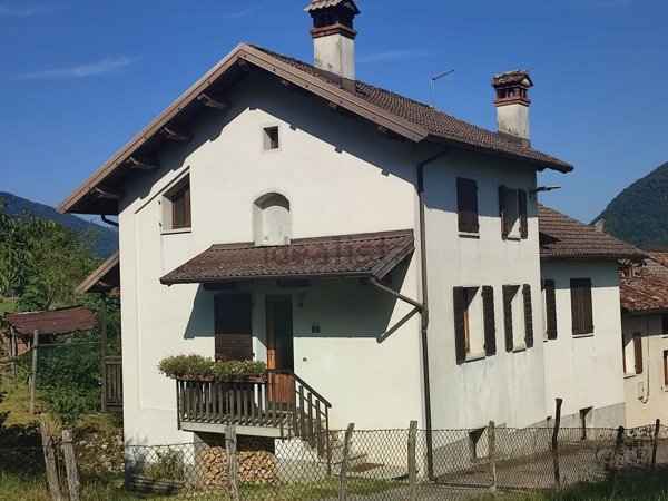 casa indipendente in vendita a Seren del Grappa in zona Porcen