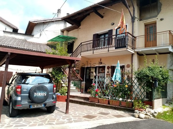 casa indipendente in vendita a Seren del Grappa in zona Rasai