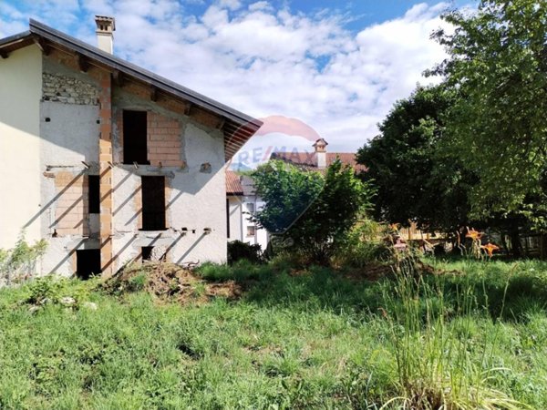 casa indipendente in vendita a Seren del Grappa in zona Caupo